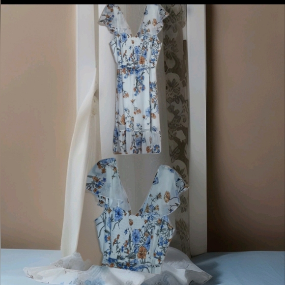 Floral Ruffle Sleeve Dress - Picture 1 of 9